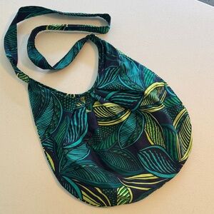 Old Navy Tropical Print Lightweight Crossbody Bag – Excellent Condition